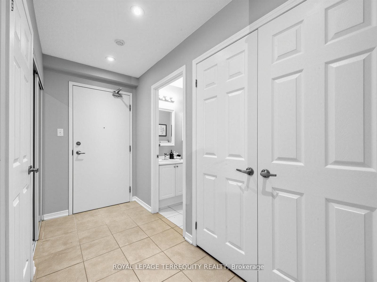 124 Aspen Springs Drive Unit 102 photo 9