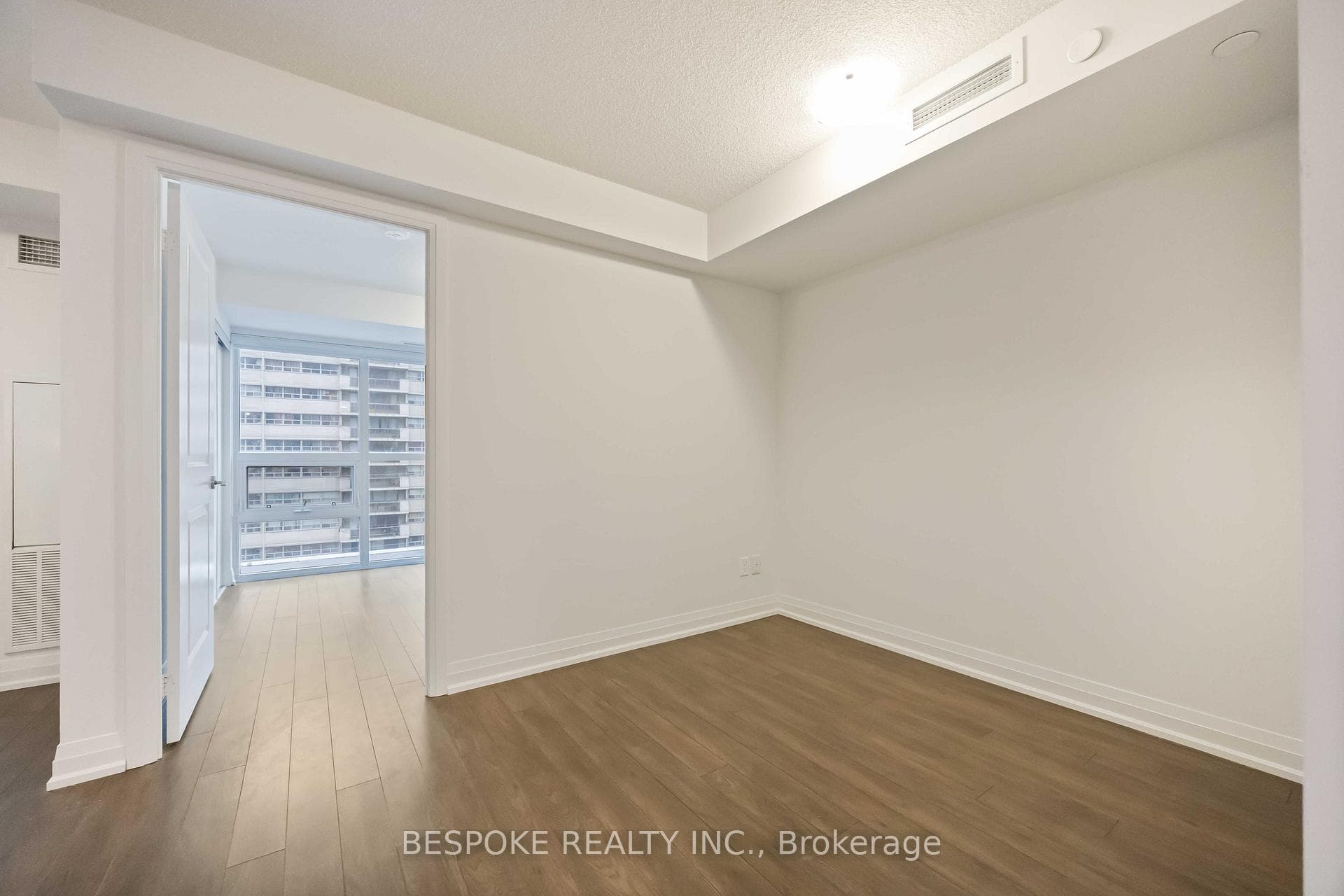 20 Meadowglen Place Unit 529 photo 18
