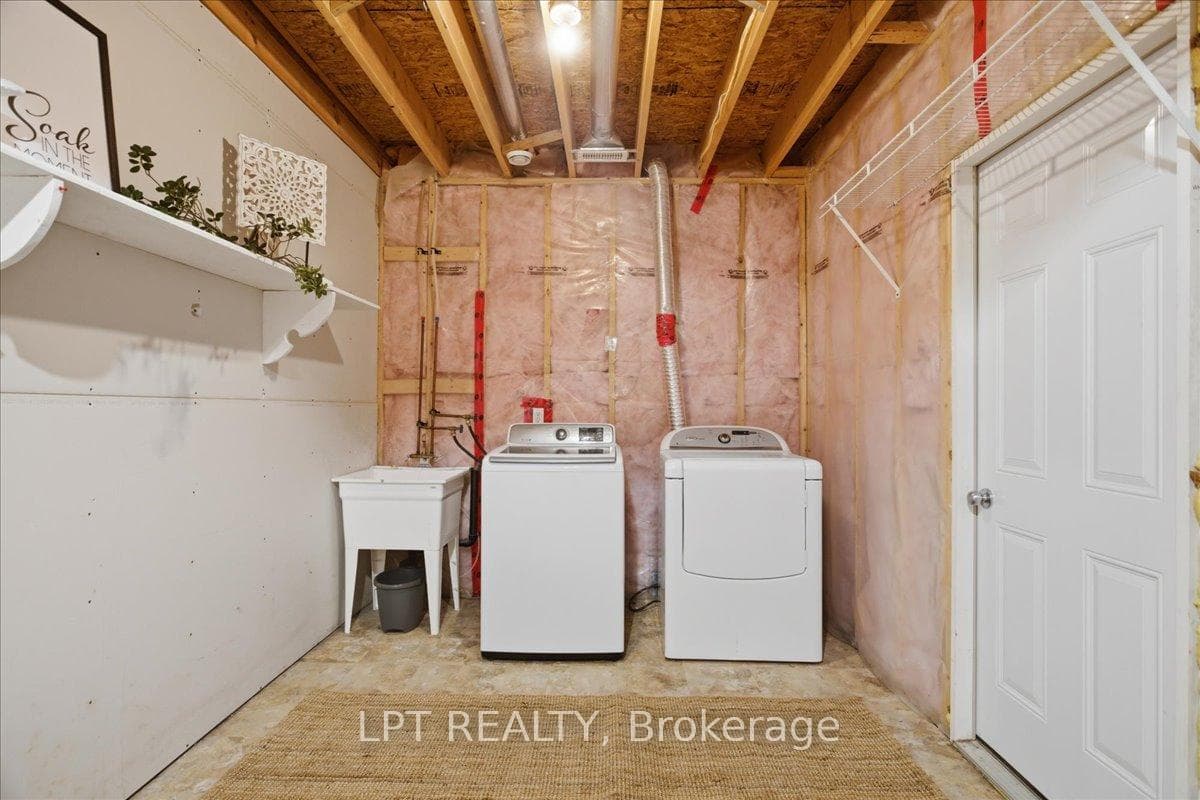 62 Williams Street photo 37