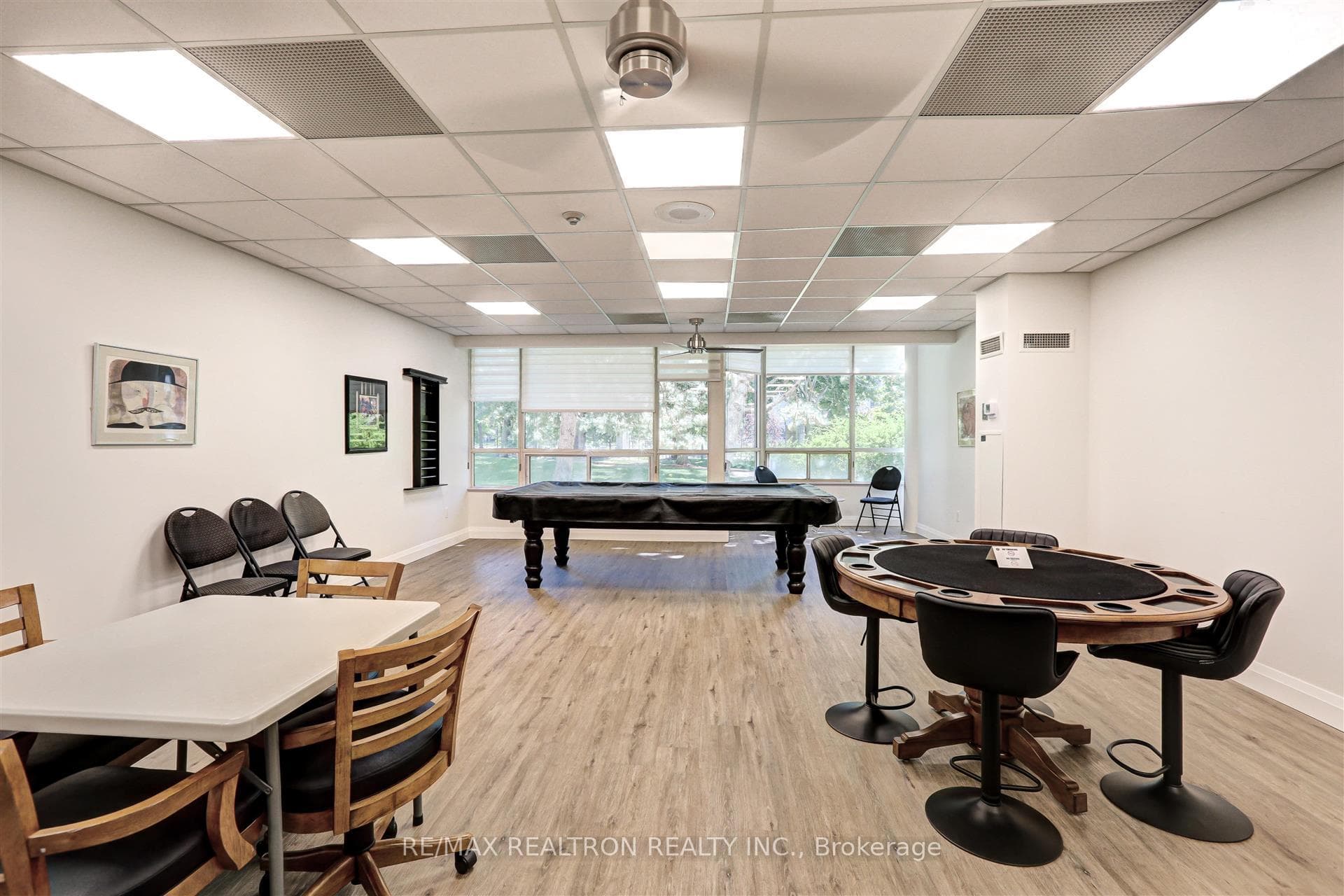 7 Townsgate Drive Unit 100 photo 20