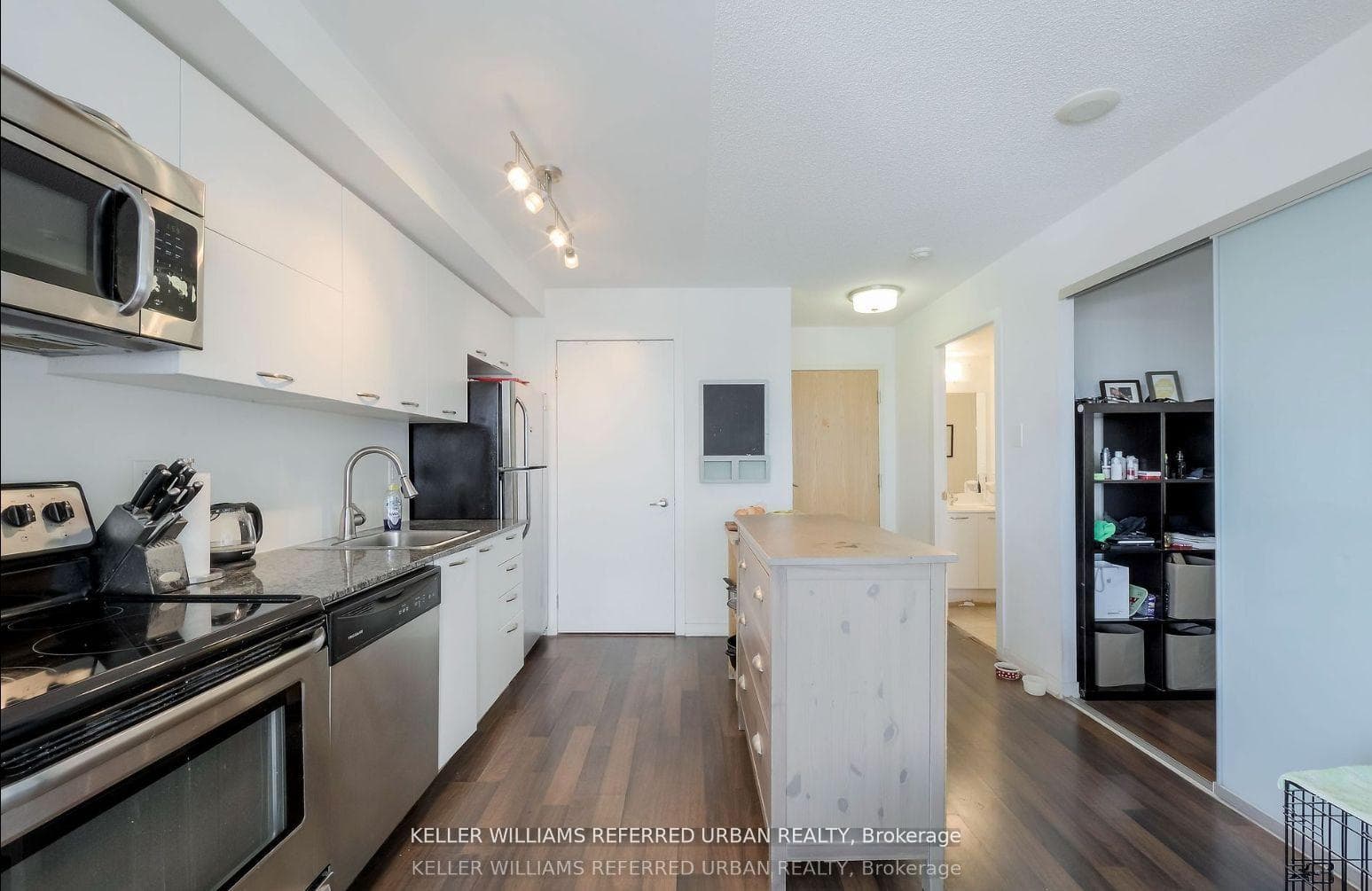 38 Joe Shuster Way Unit 1305 photo 9