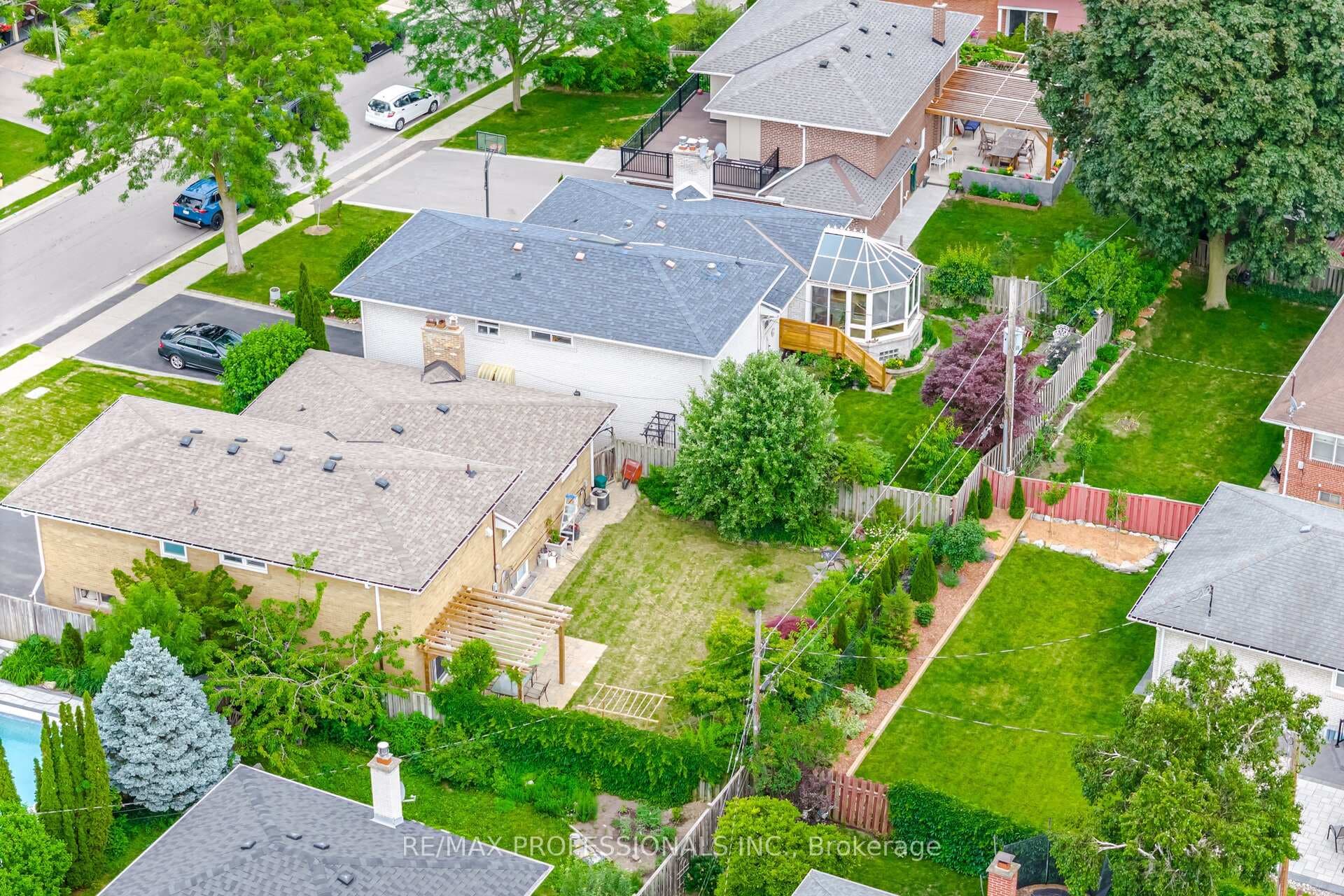 12 Thicket Road photo 48