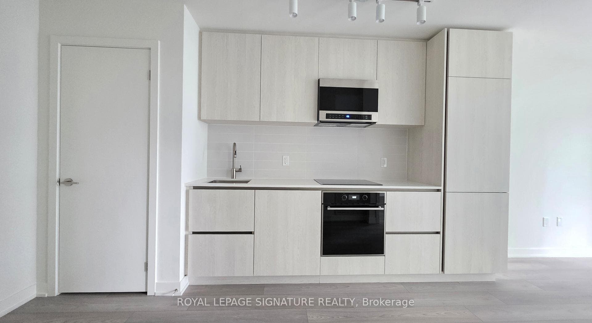 120 Broadway Avenue Unit 1809 photo 5