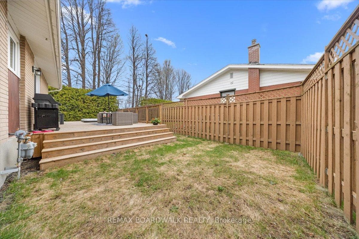 19 Spring Garden Avenue photo 37