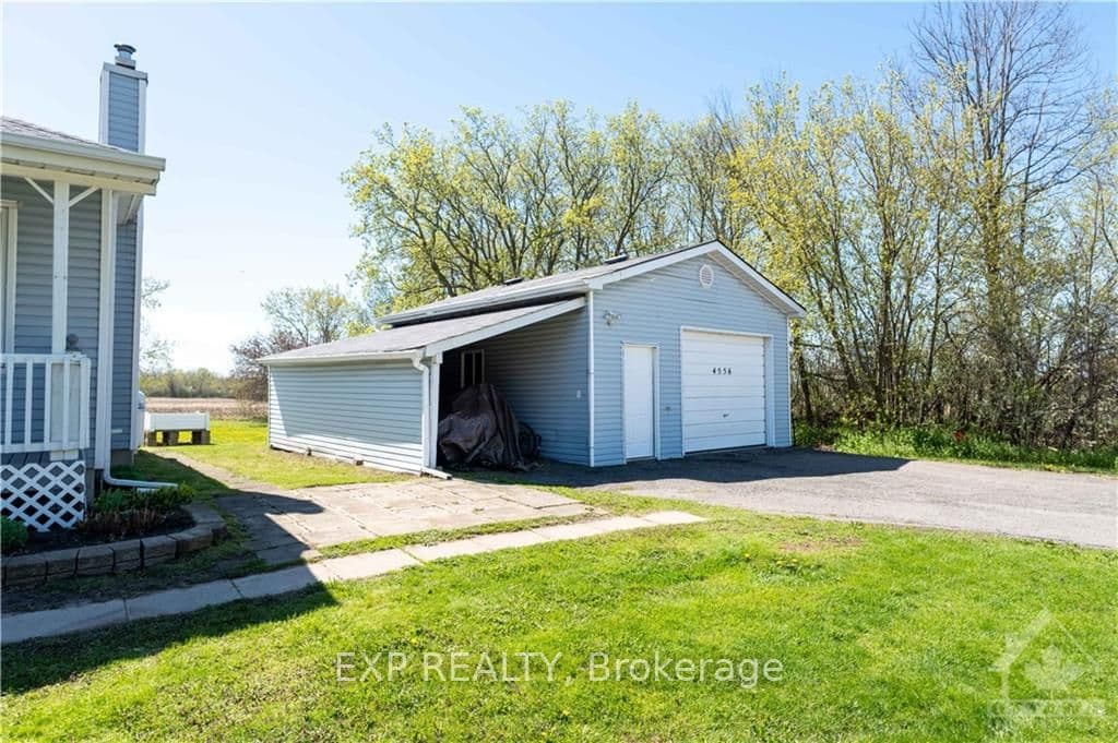 4556 GREGOIRE Road photo 27