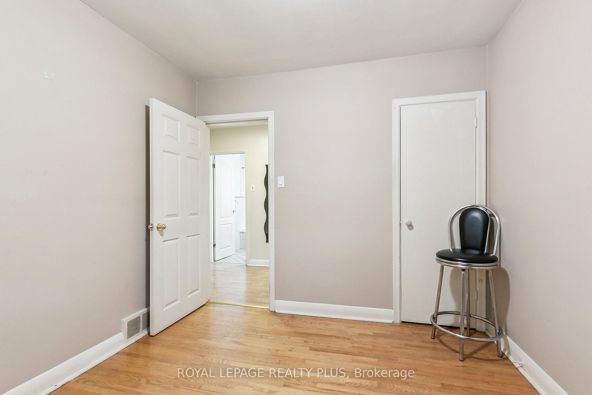4236 Bloor Street photo 20
