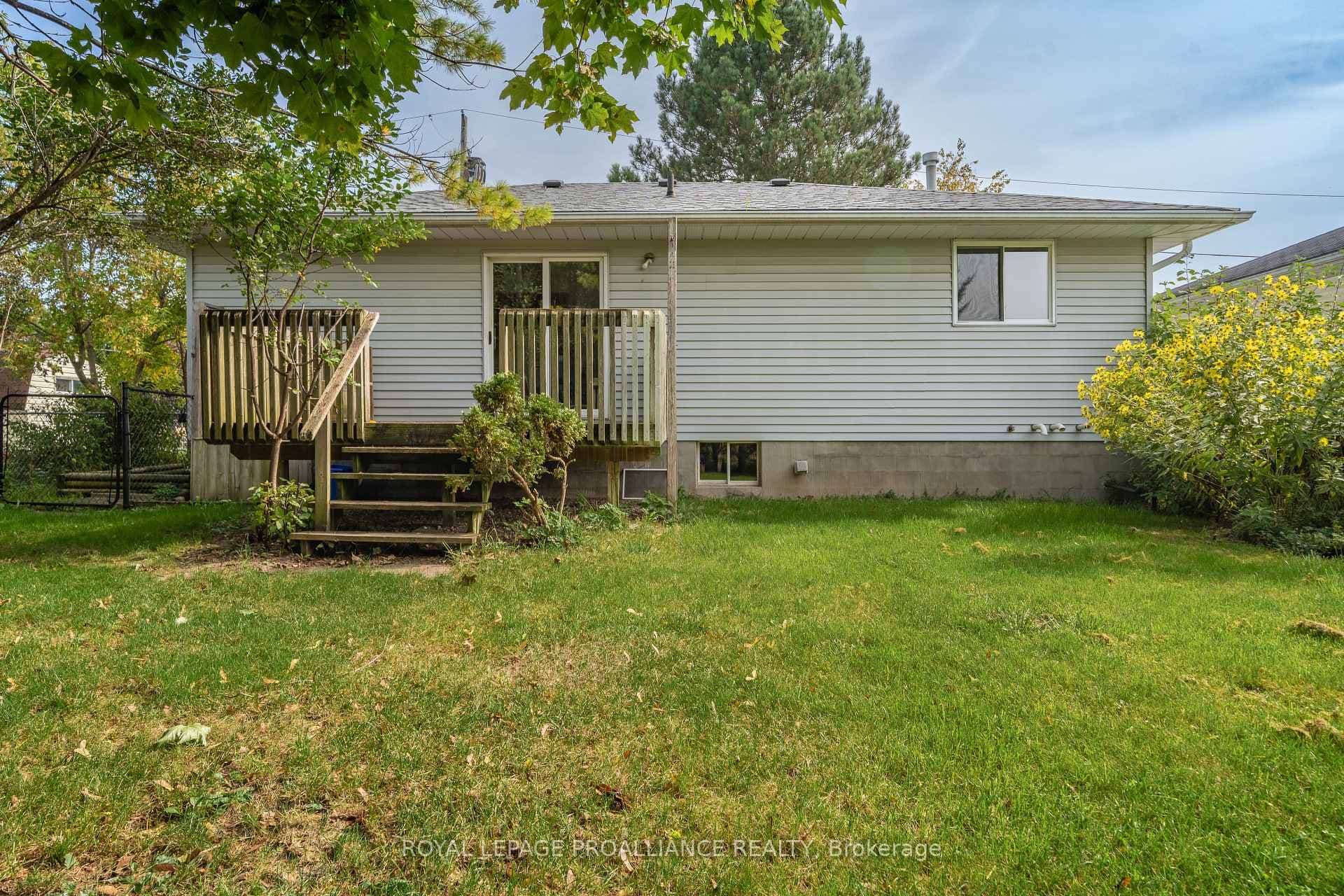 18 Gordon Avenue photo 31