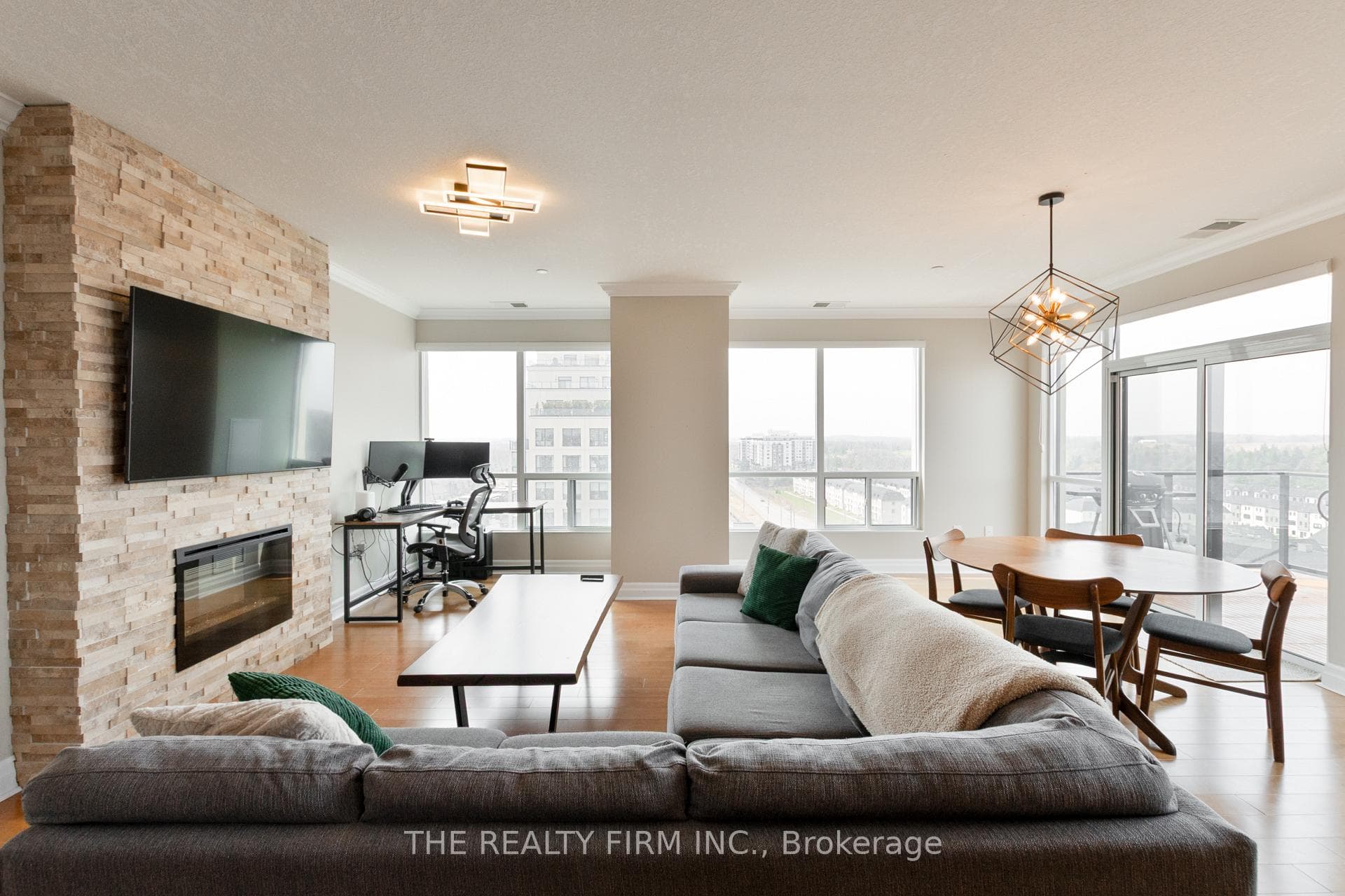 240 Villagewalk Boulevard Unit 1011 photo 9