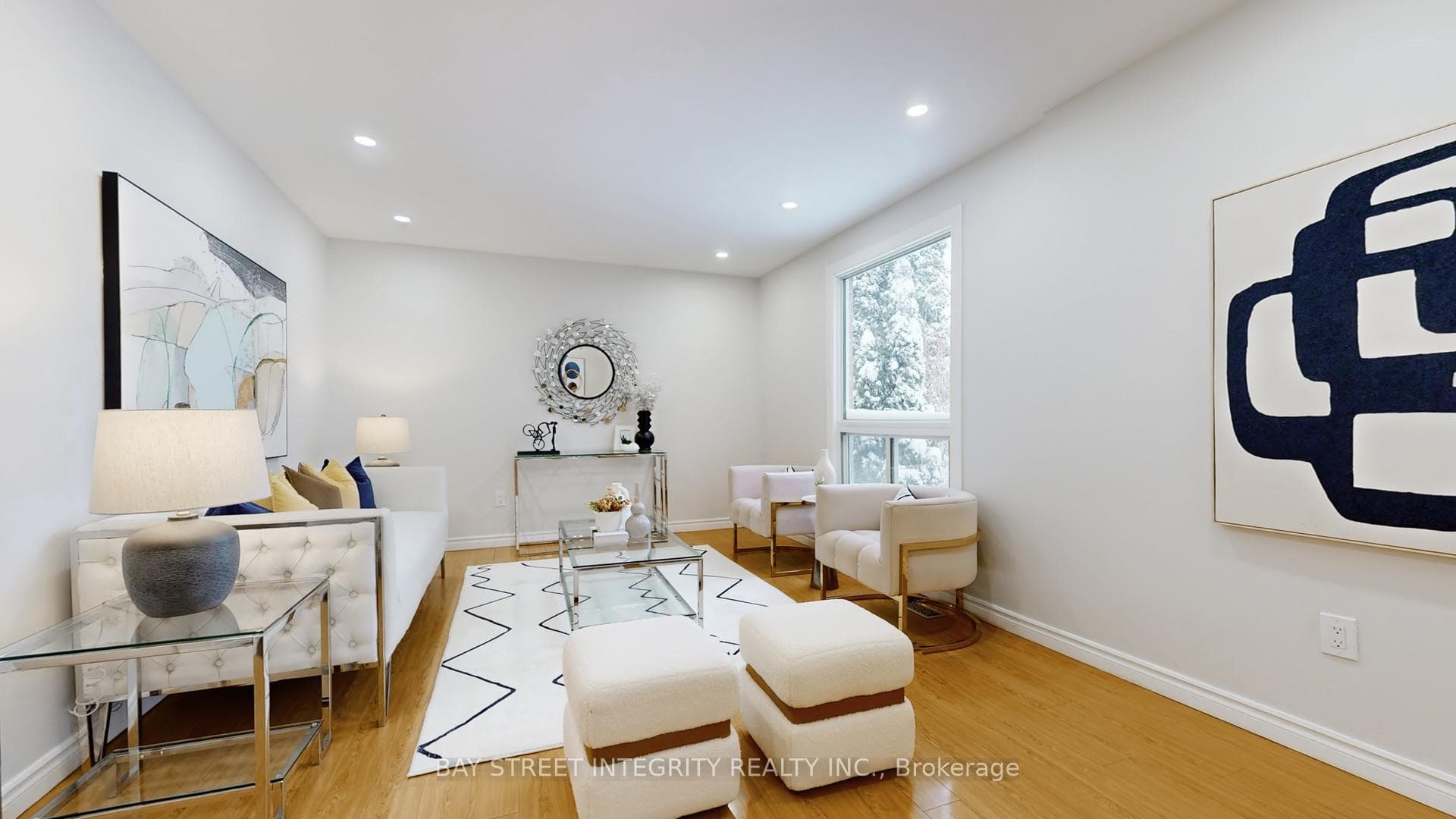 493 Sandford Street photo 2