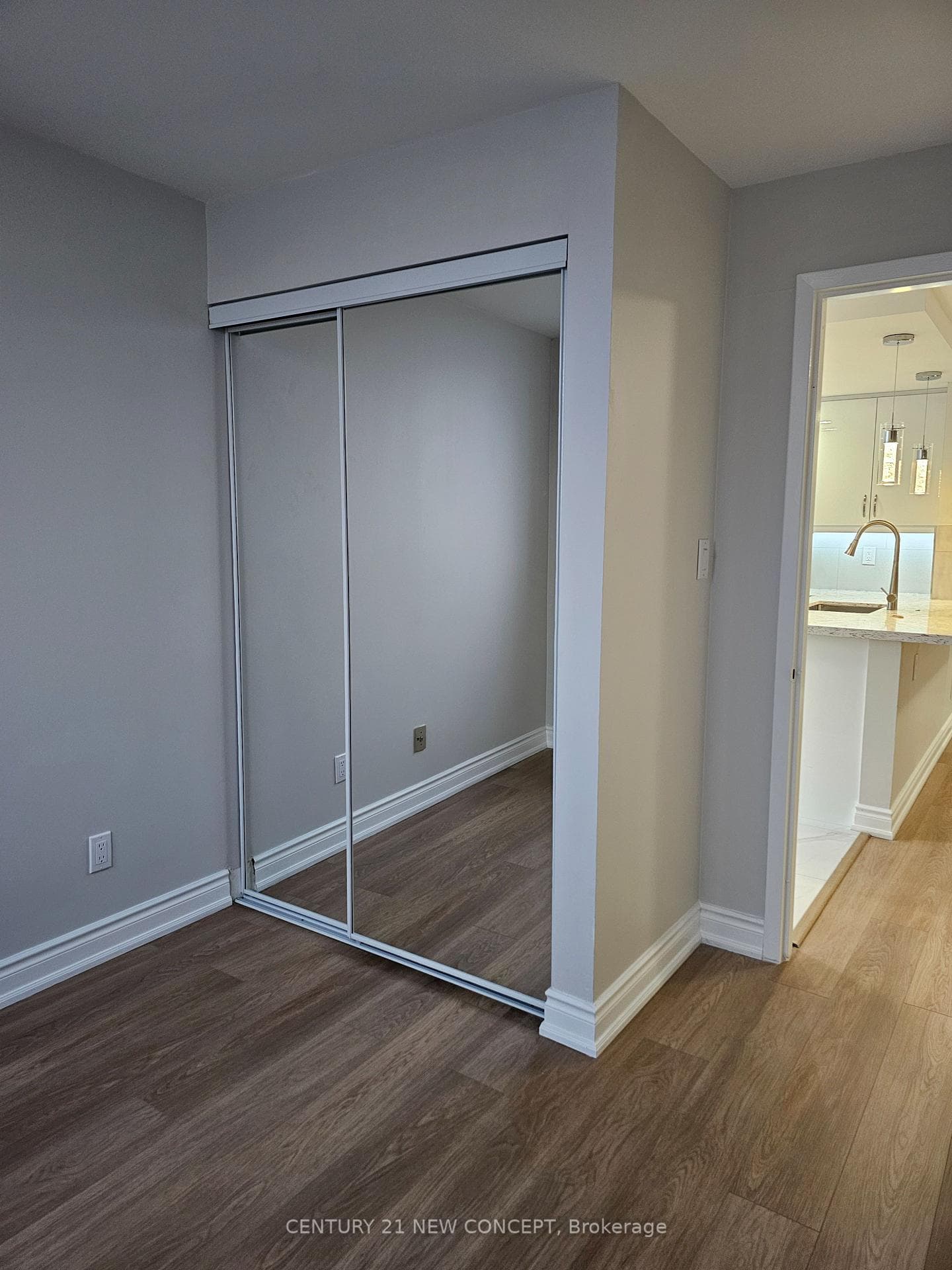 25 Agnes Street Unit 809 photo 18