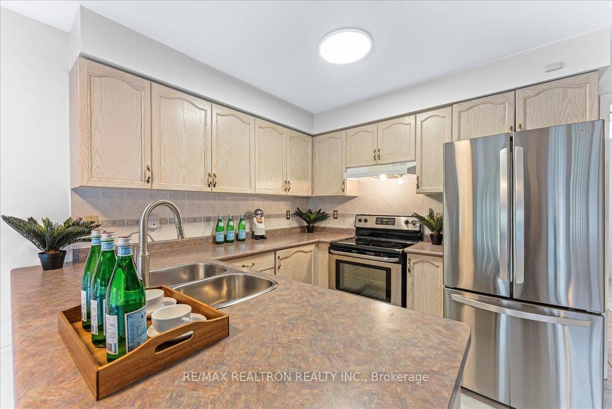 86 Worthington Avenue photo 16