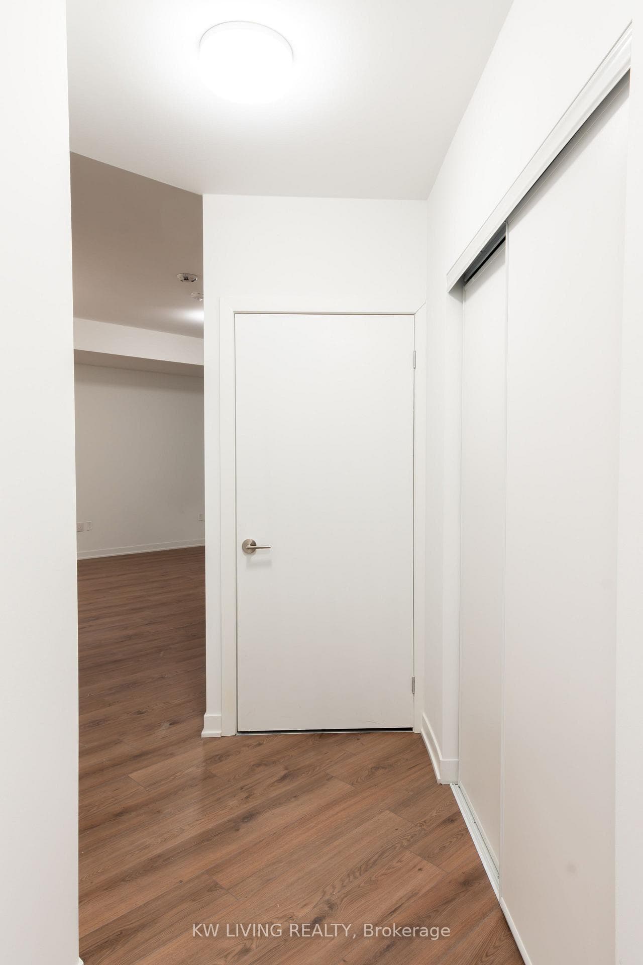395 Dundas Street Unit 701 photo 15