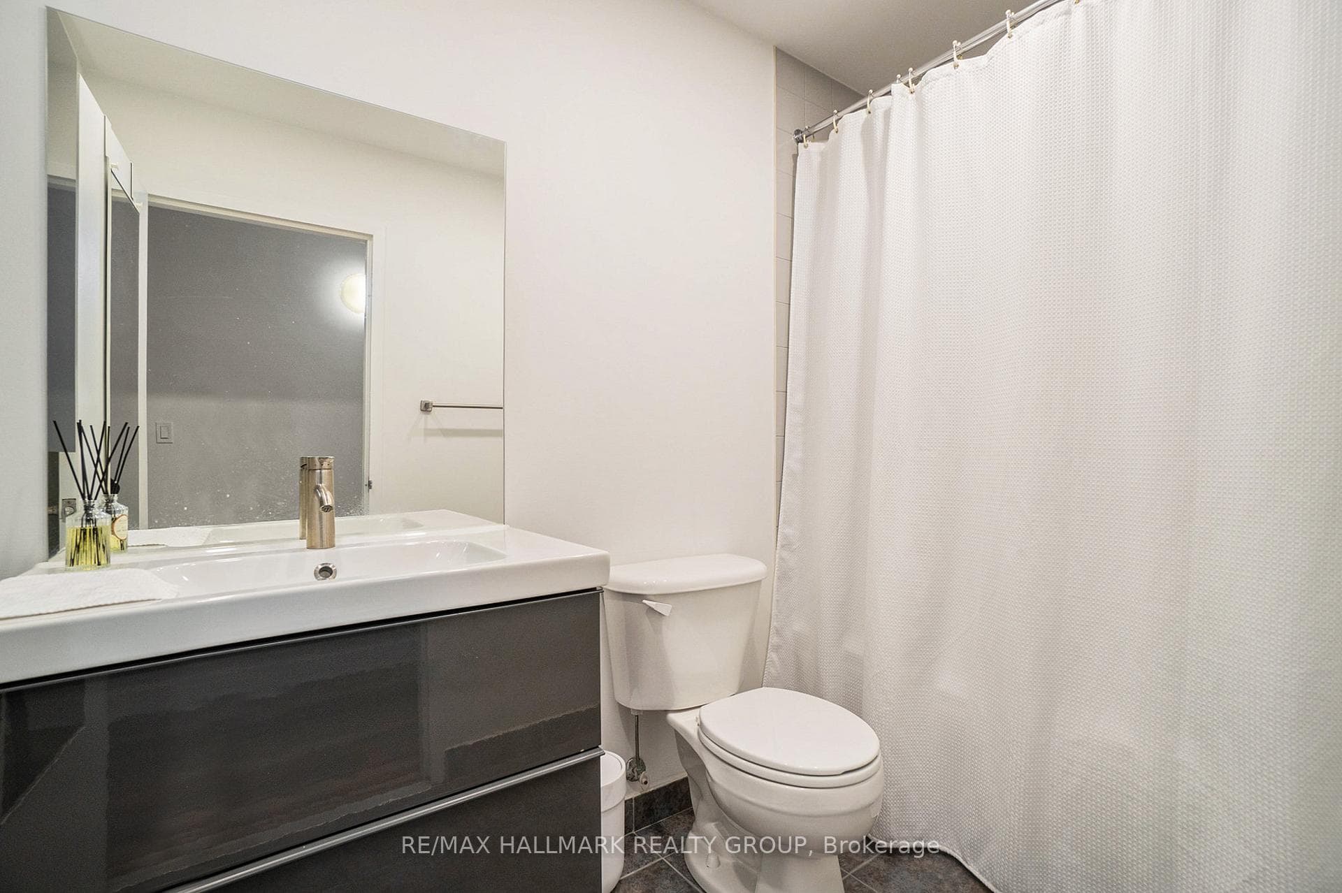 179 GEORGE Street Unit 704 photo 11