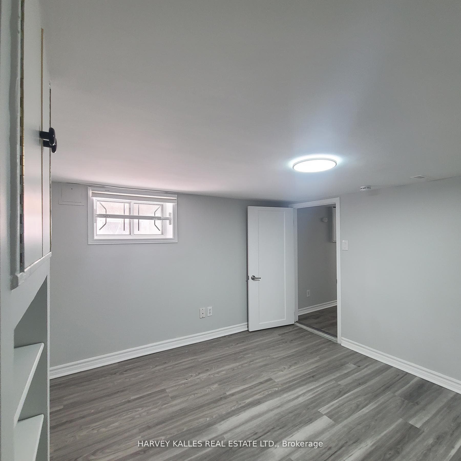 238 Strathmore Boulevard Unit Lower photo 9
