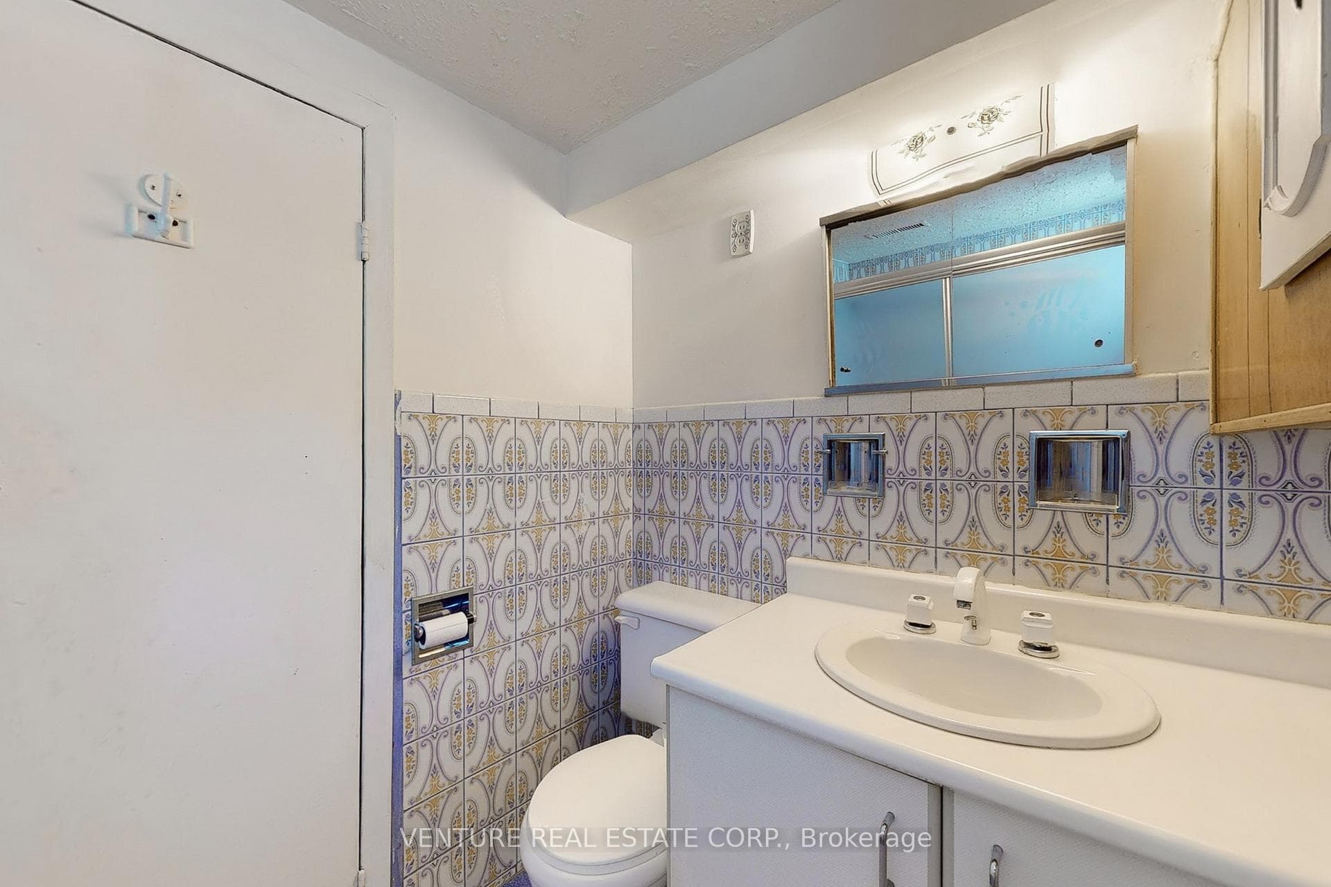 118 Winston Park Boulevard photo 38