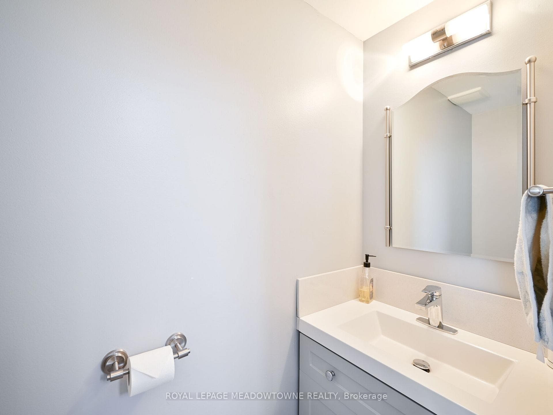 634 Hamilton Crescent photo 18