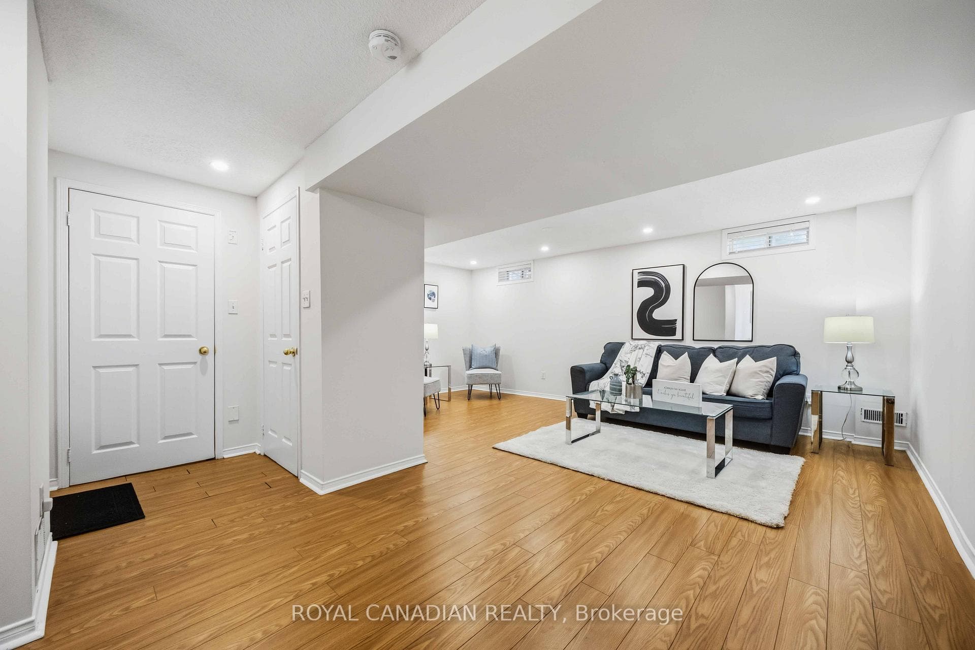 137 Stokely Crescent photo 40