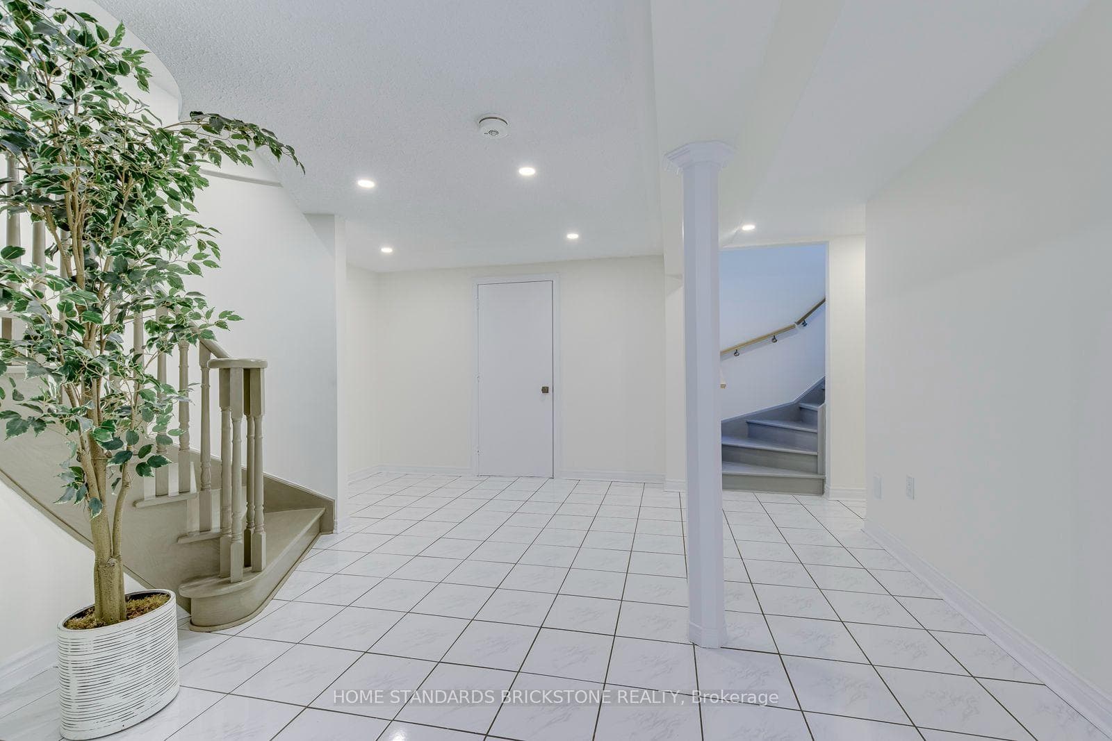 15 Samuel Crescent photo 32