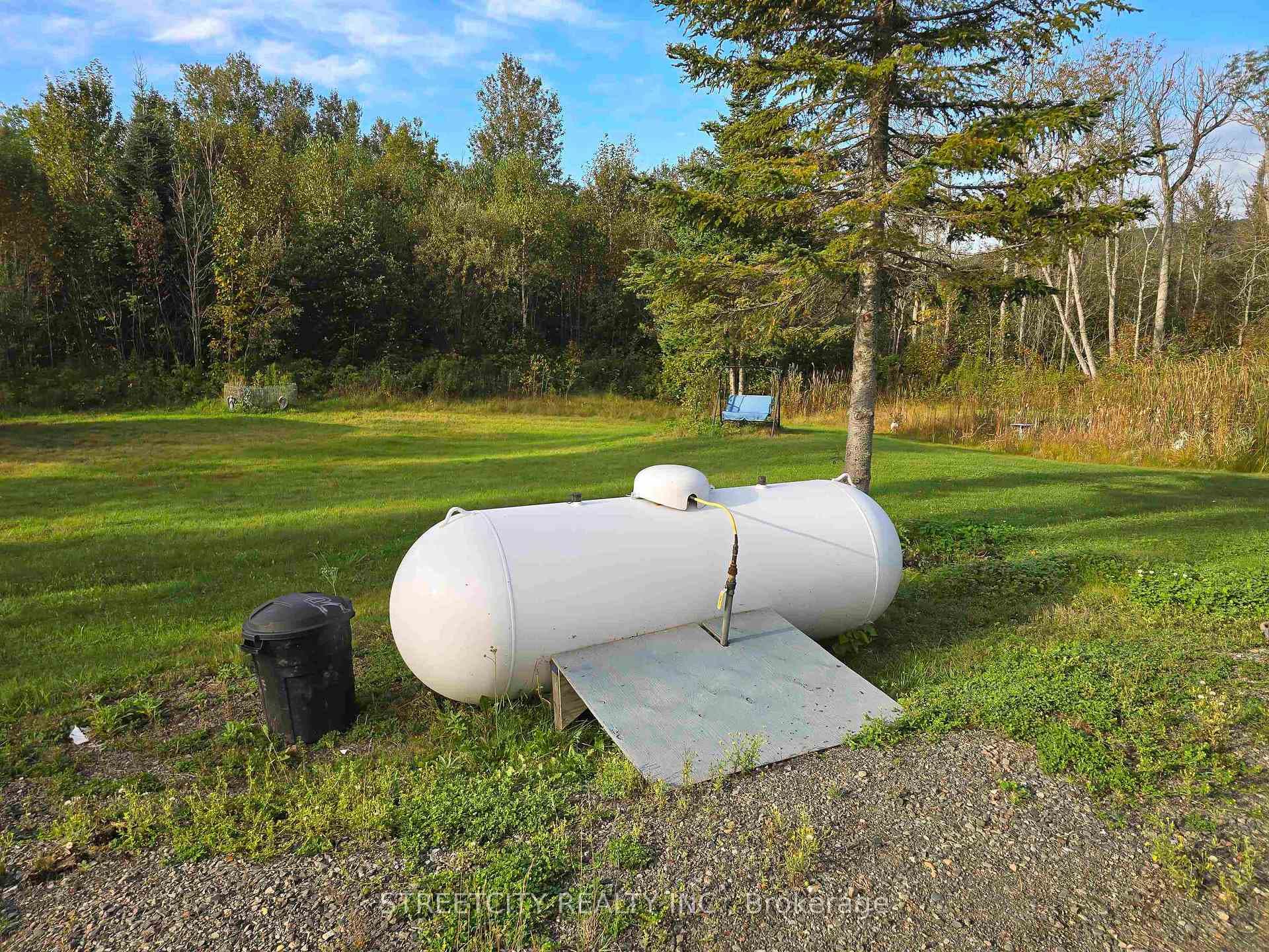 5663 Highway 61 photo 3