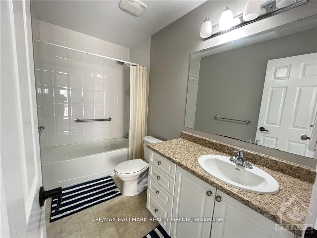 110 Garrity Crescent photo 13