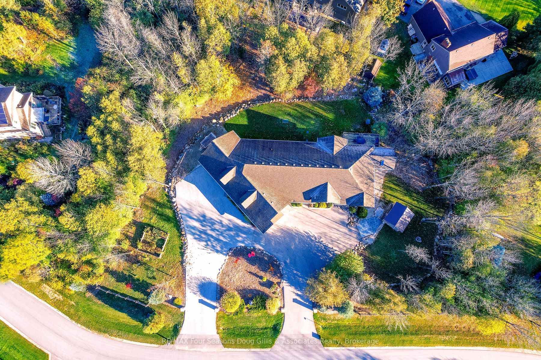 135 Algonquin Drive photo 39