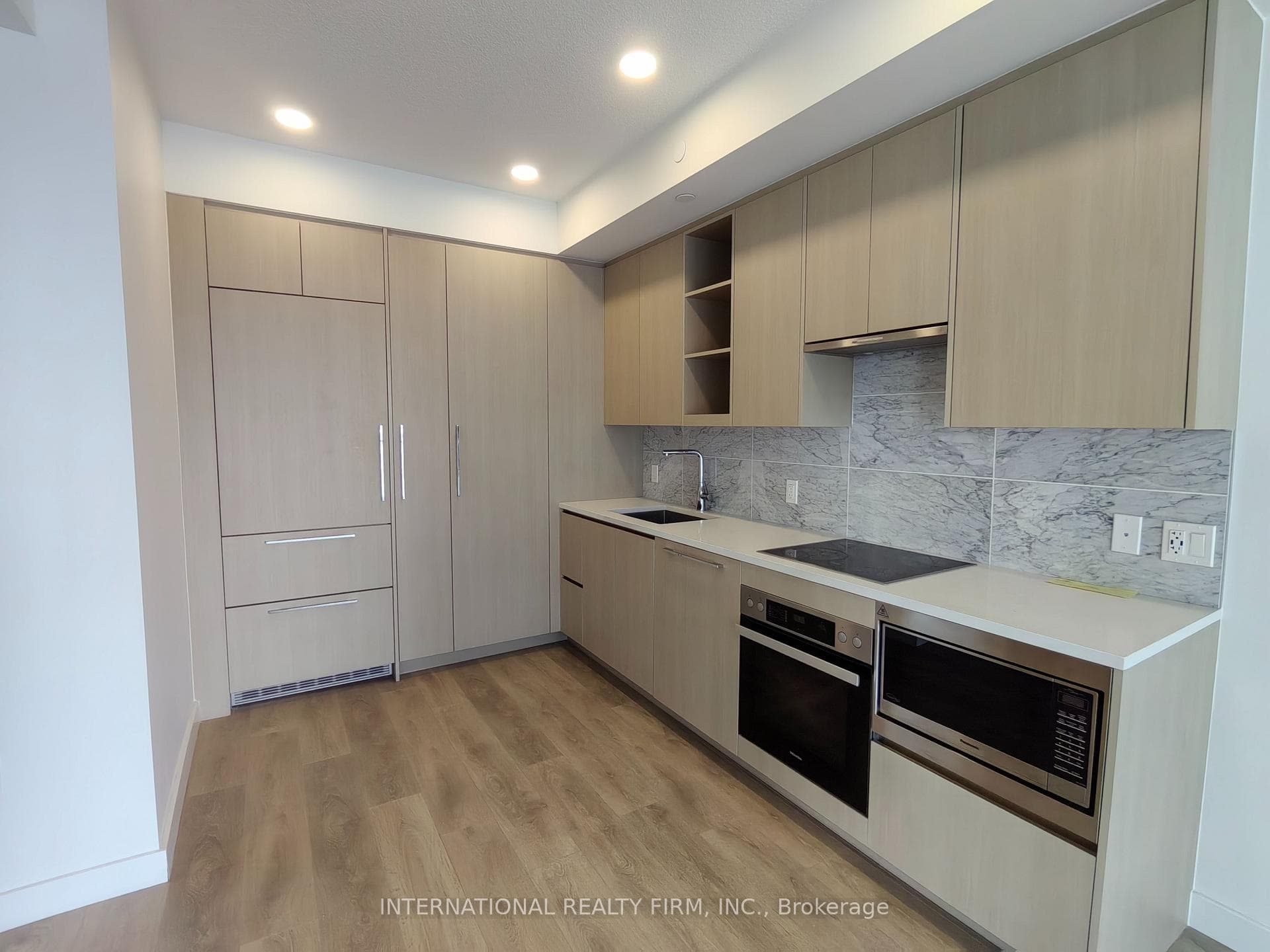 95 Mcmahon Drive Unit 1112 photo 7
