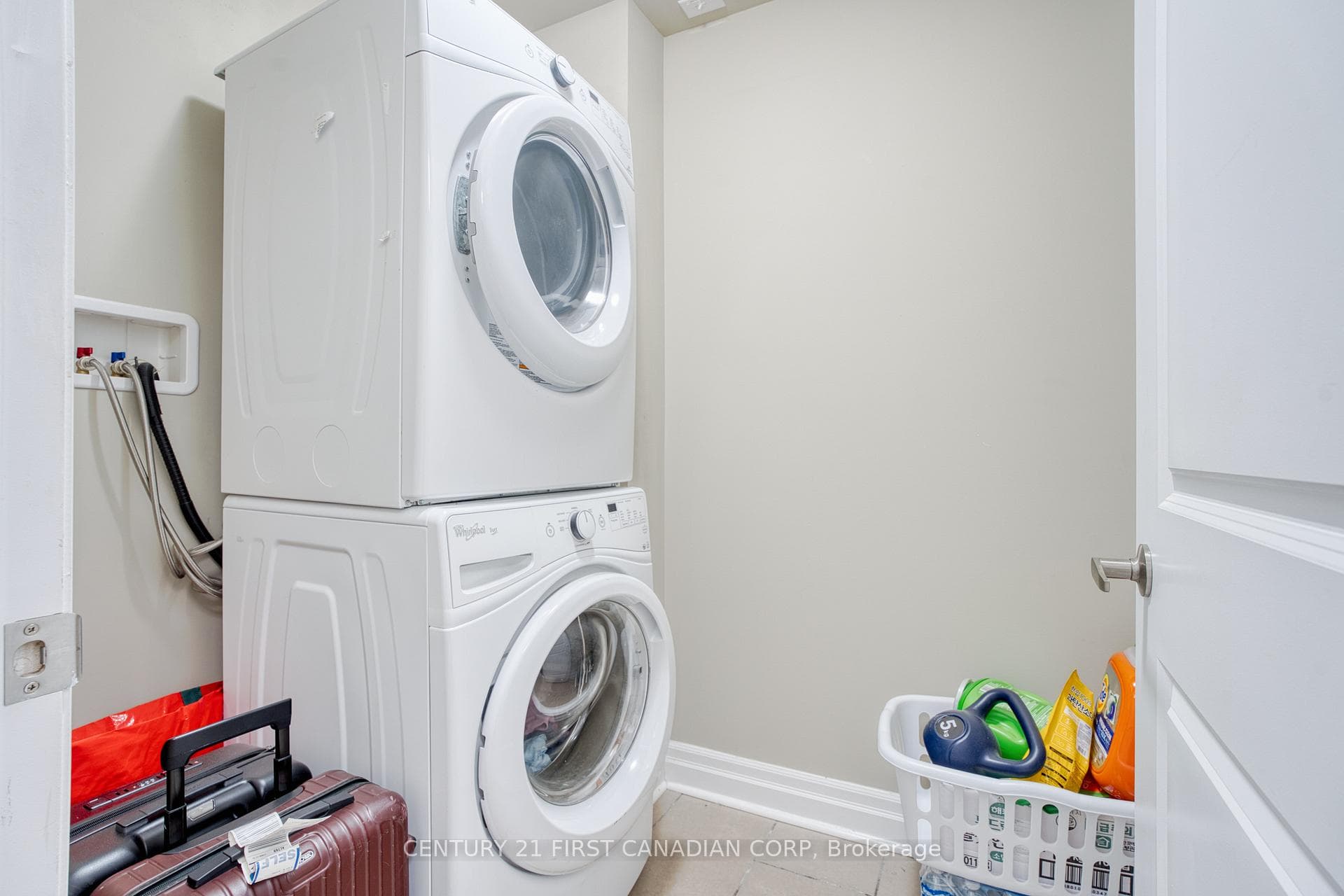 240 Villagewalk Boulevard Unit 812 photo 28