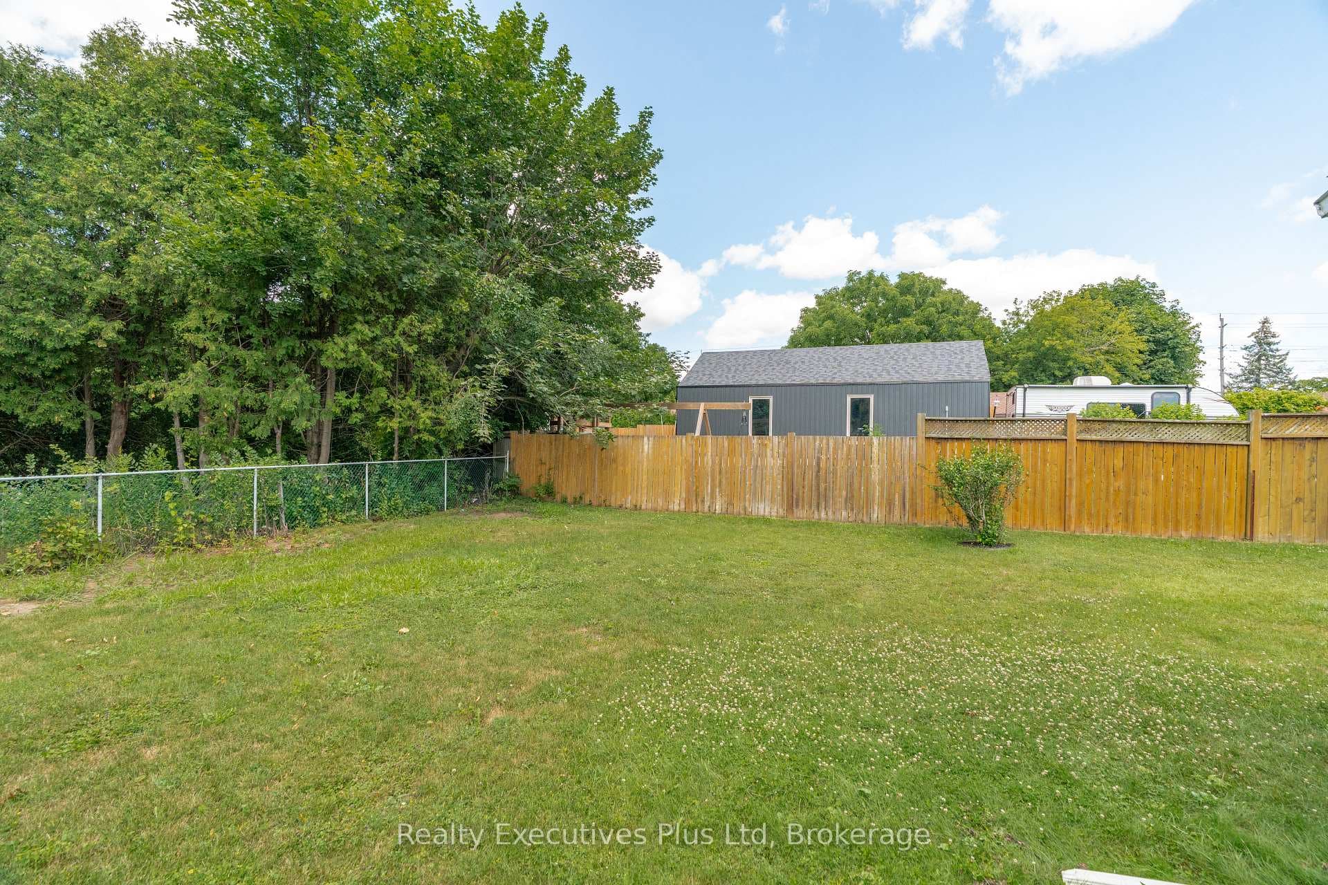 82 Cassino Avenue photo 44