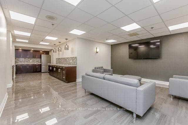 1270 Maple Crossing Boulevard Unit 704 photo 27