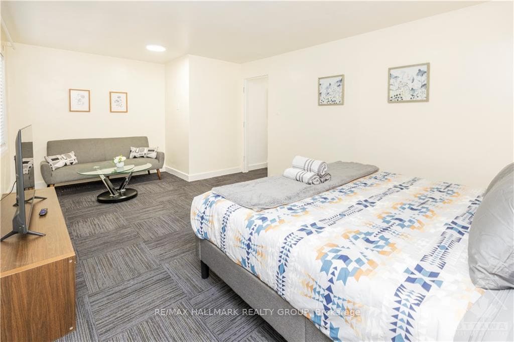 462 BRONSON Avenue Unit 1 photo 15