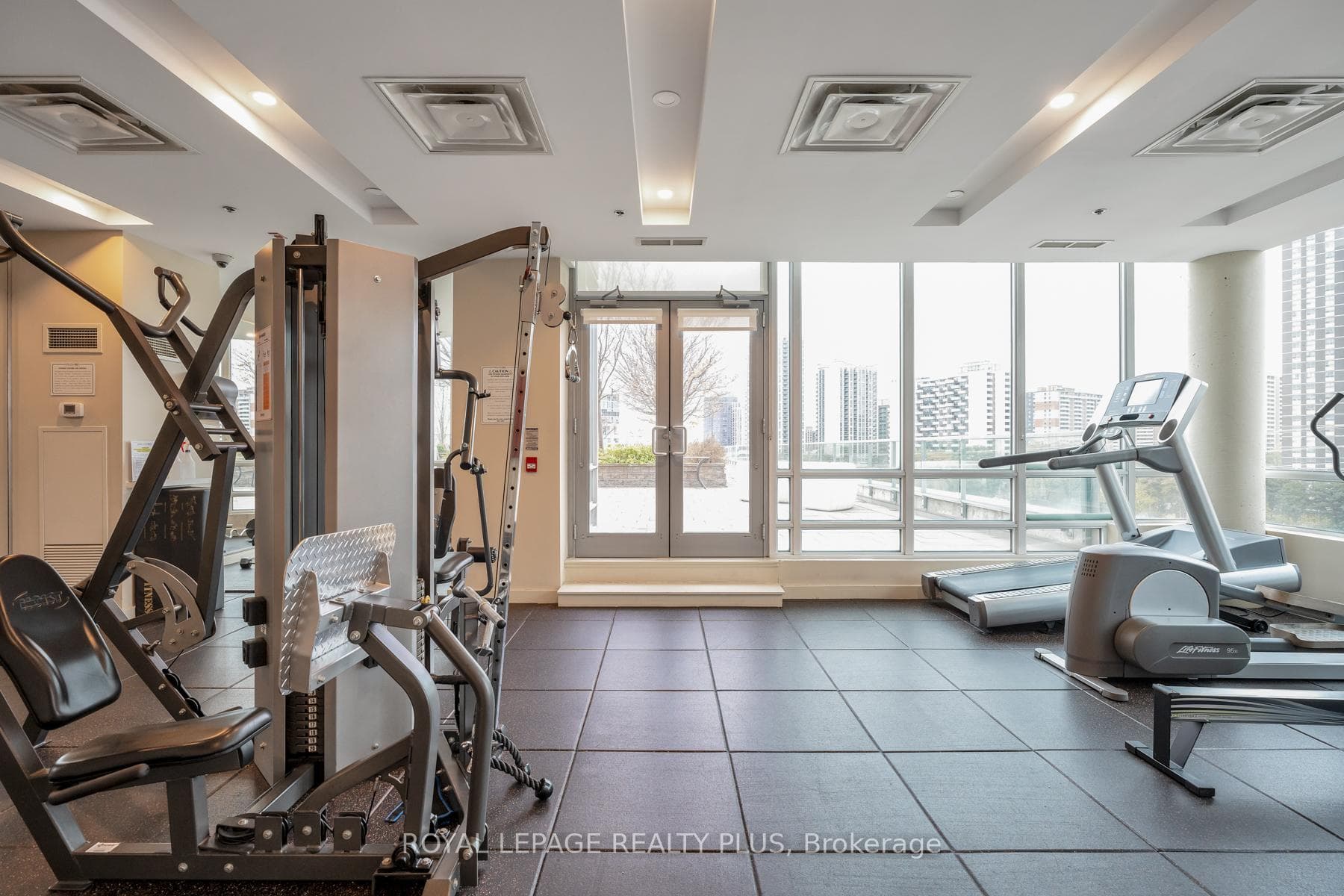 3391 Bloor Street Unit 907 photo 41
