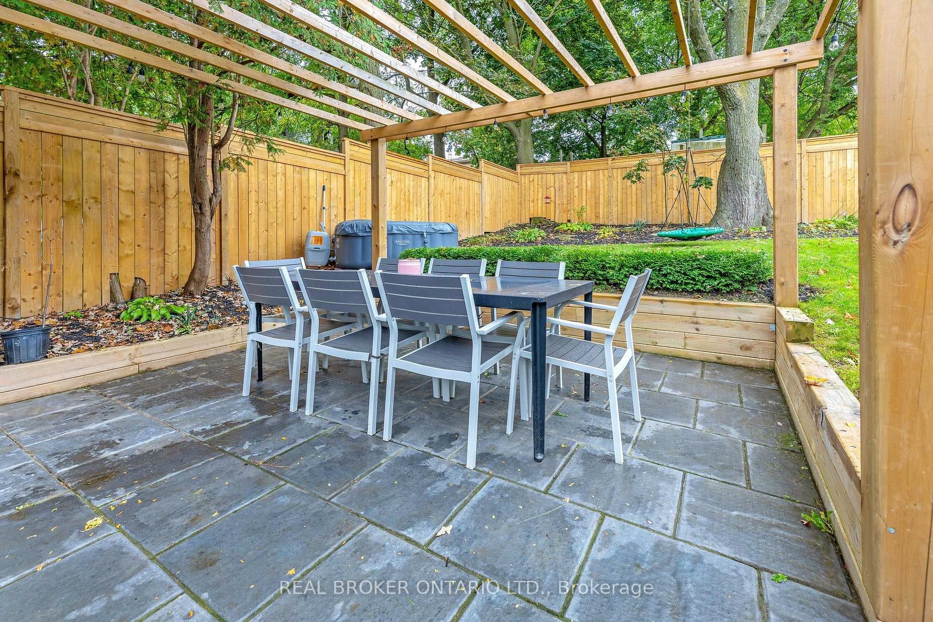302 Kathleen Street photo 24