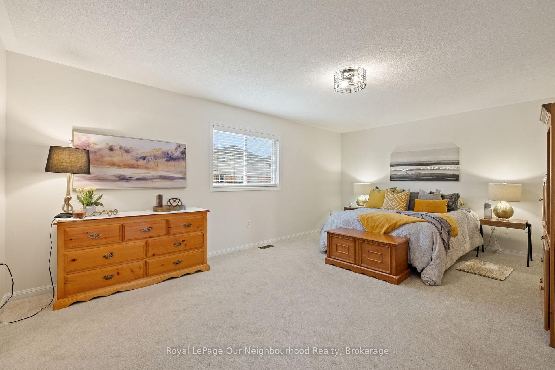 282 Bons Avenue photo 11