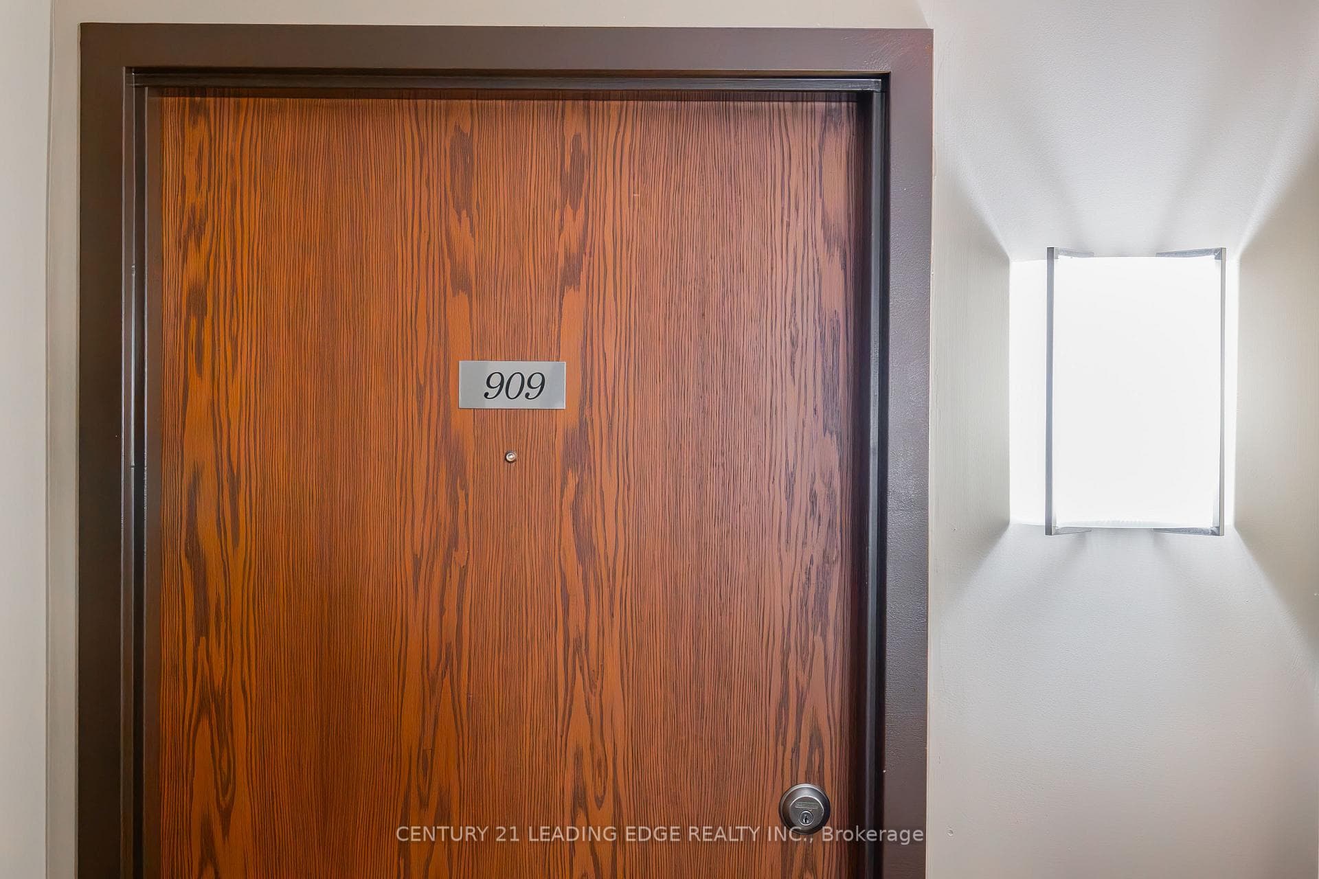 1625 Pickering Parkway Unit 909 photo 9