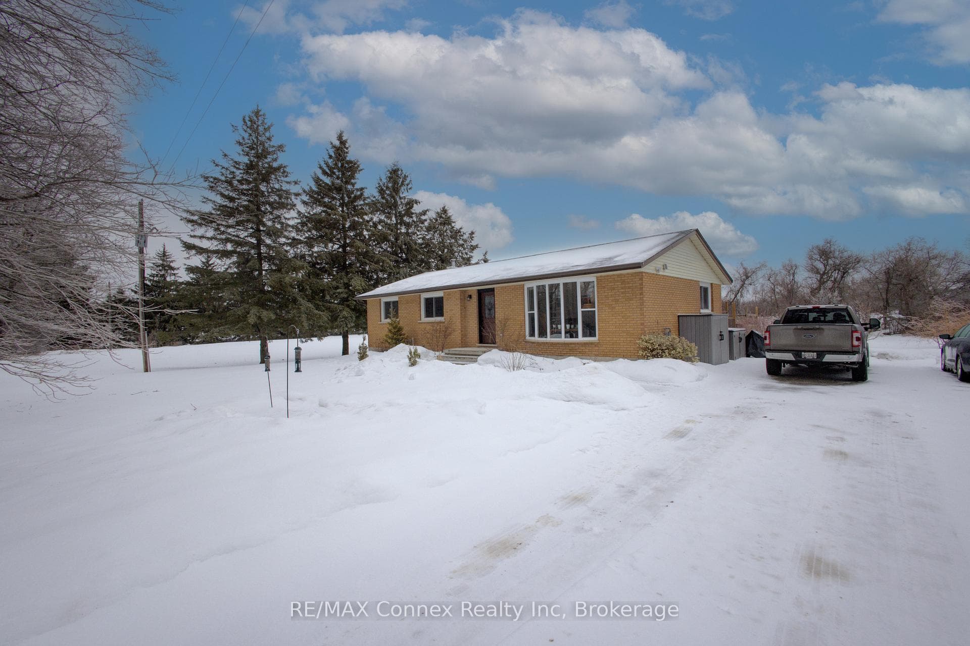 4953 6th Line photo 3