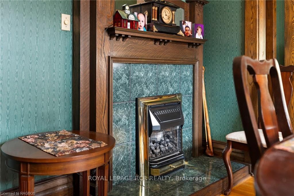 185 9TH Street photo 18