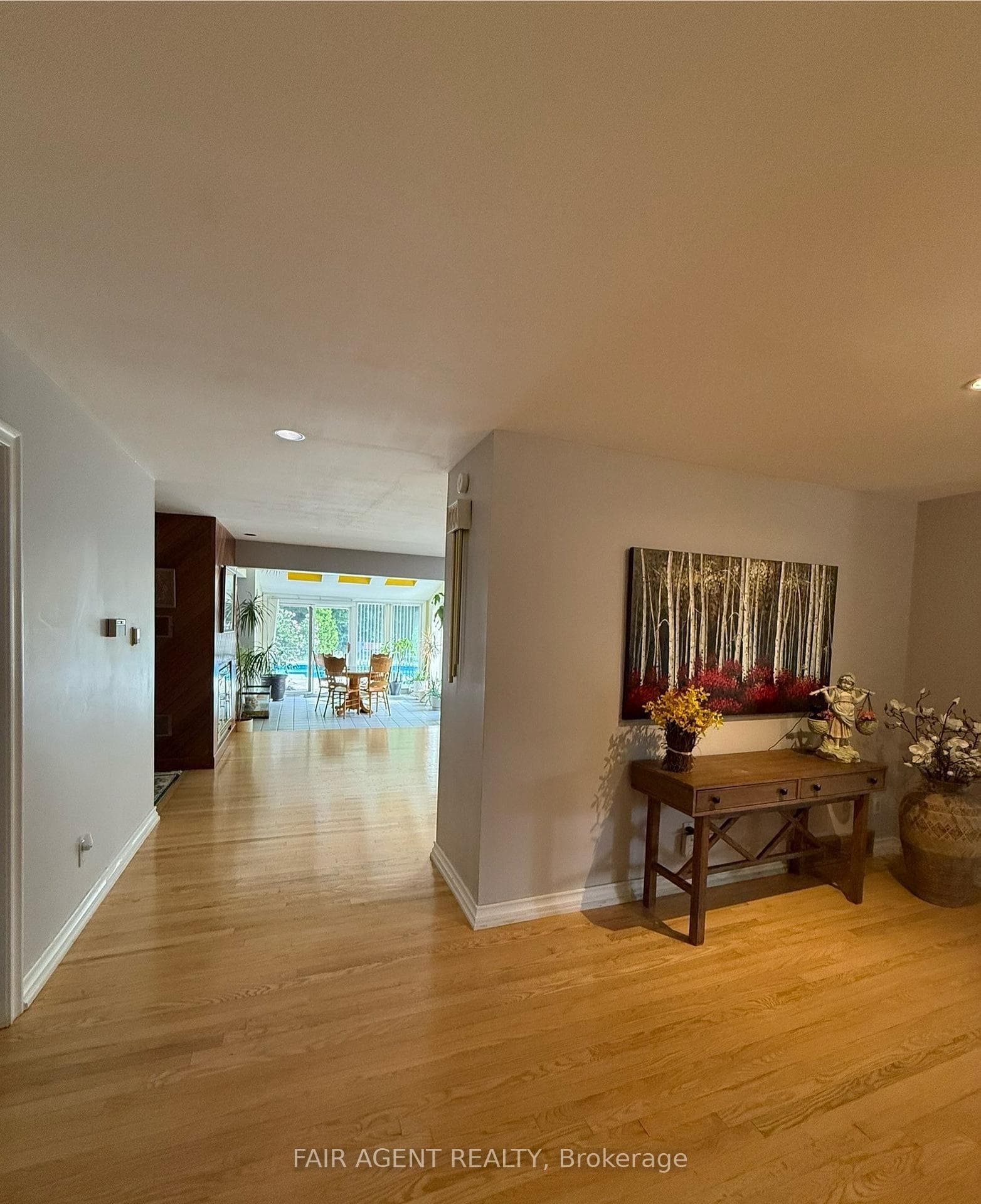 18 TOBIN Court photo 2