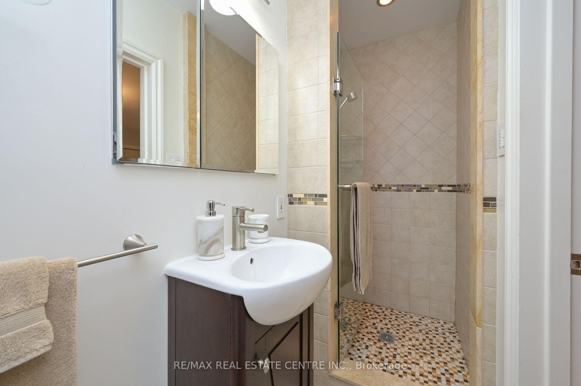 31 Blair Athol Crescent photo 15