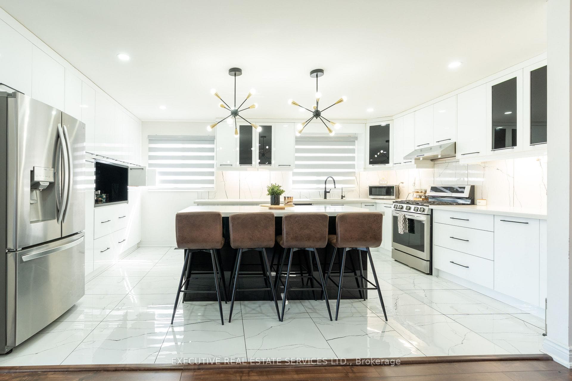 90 HINCHLEY WOOD Grove photo 12