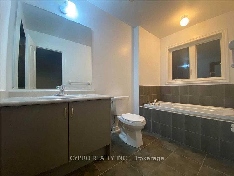 80 Roy Grove Way photo 12