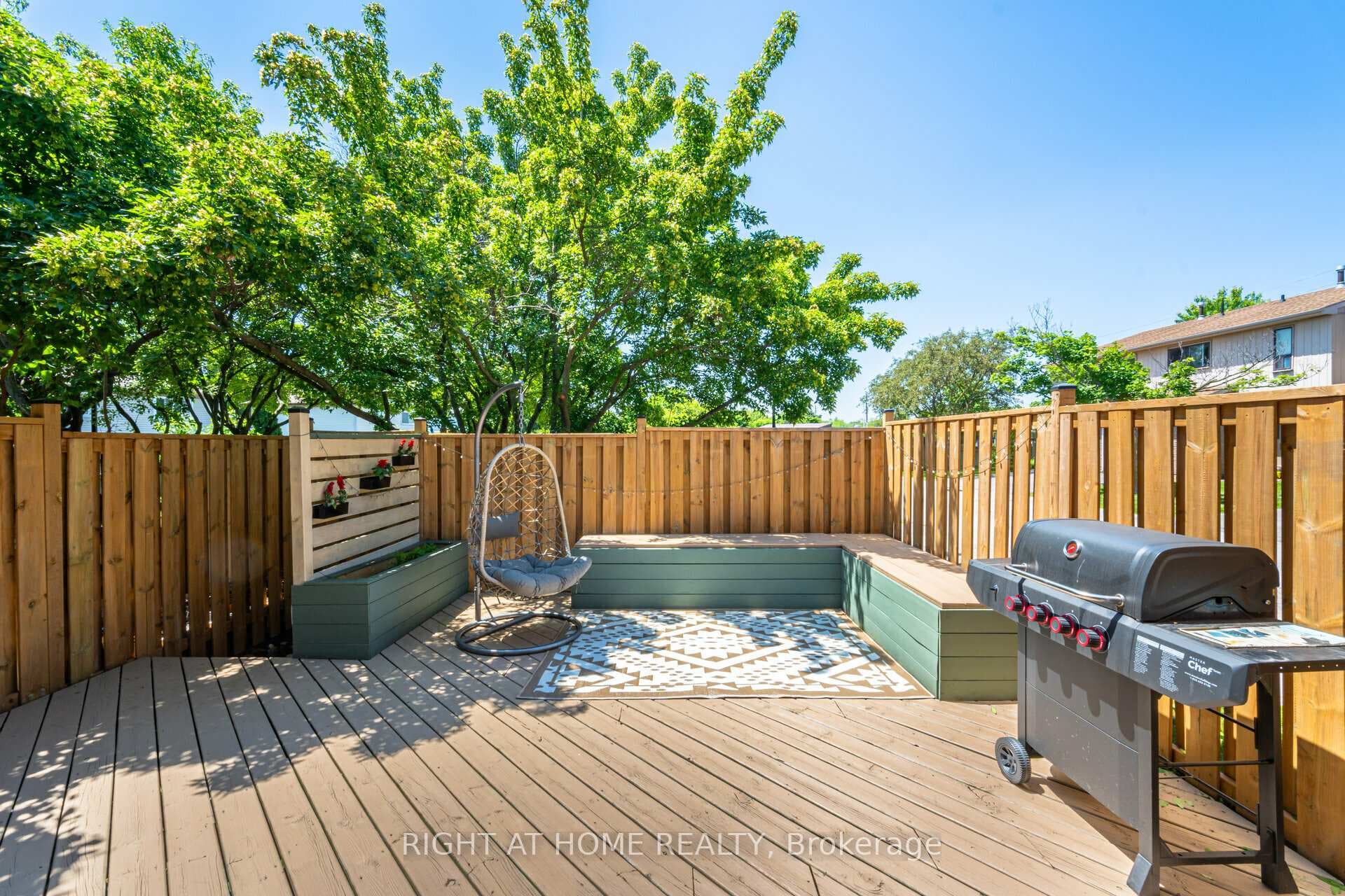 1516 Lancaster Drive Unit 1 photo 33