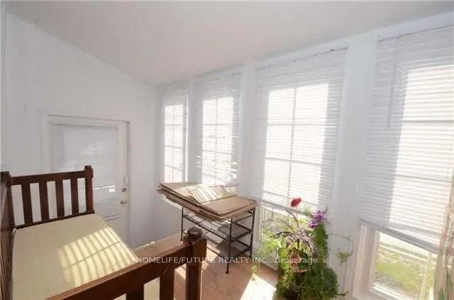 901 Victoria Park Avenue Unit Main photo 3