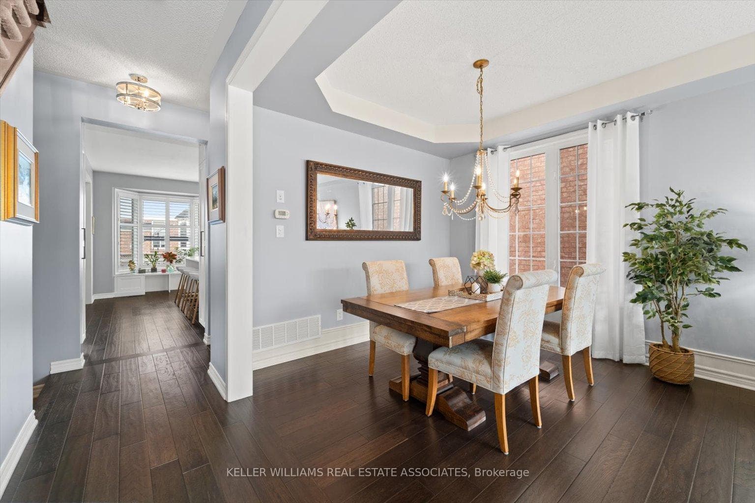 851 Howden Crescent photo 8