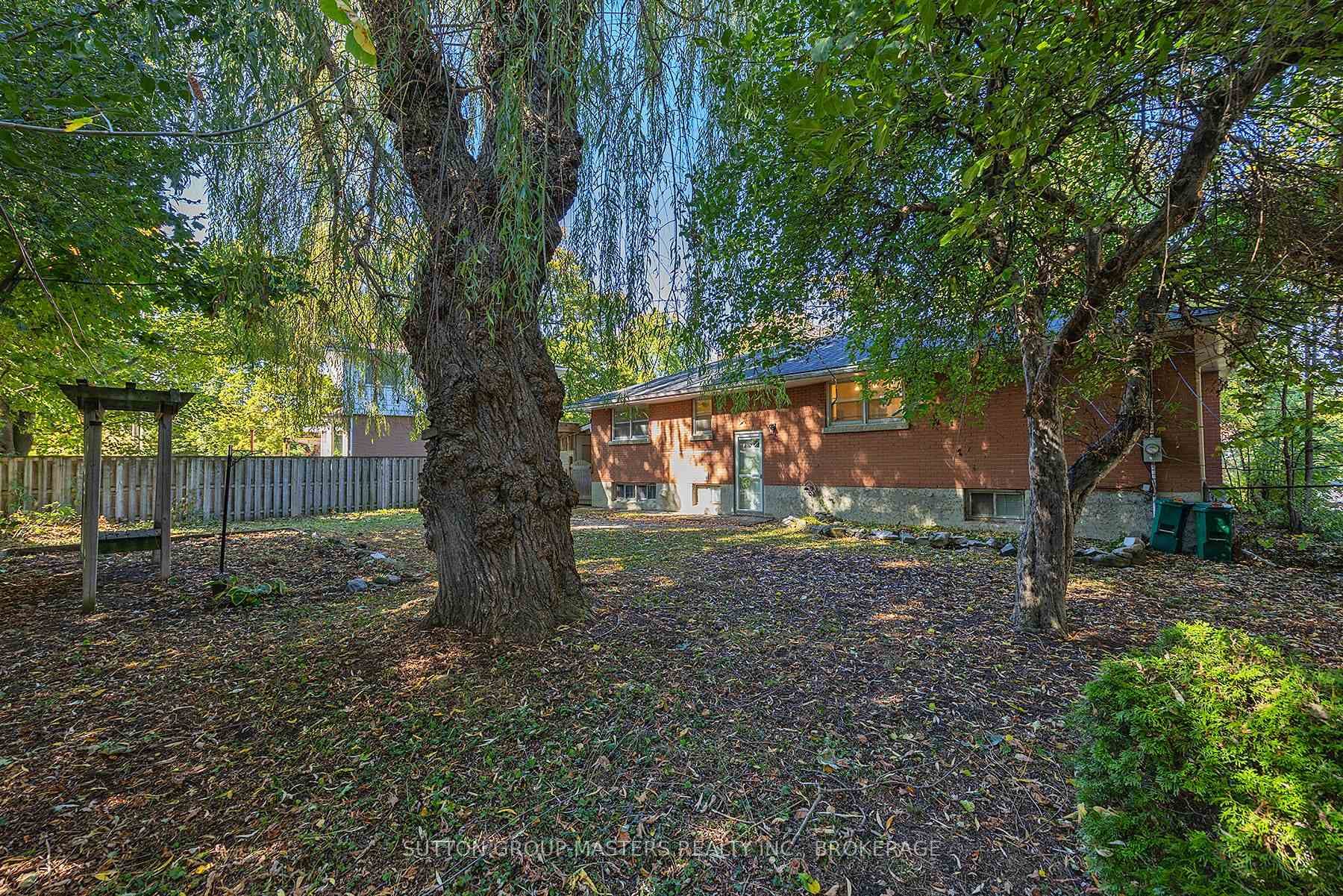 38 Watts Crescent photo 7