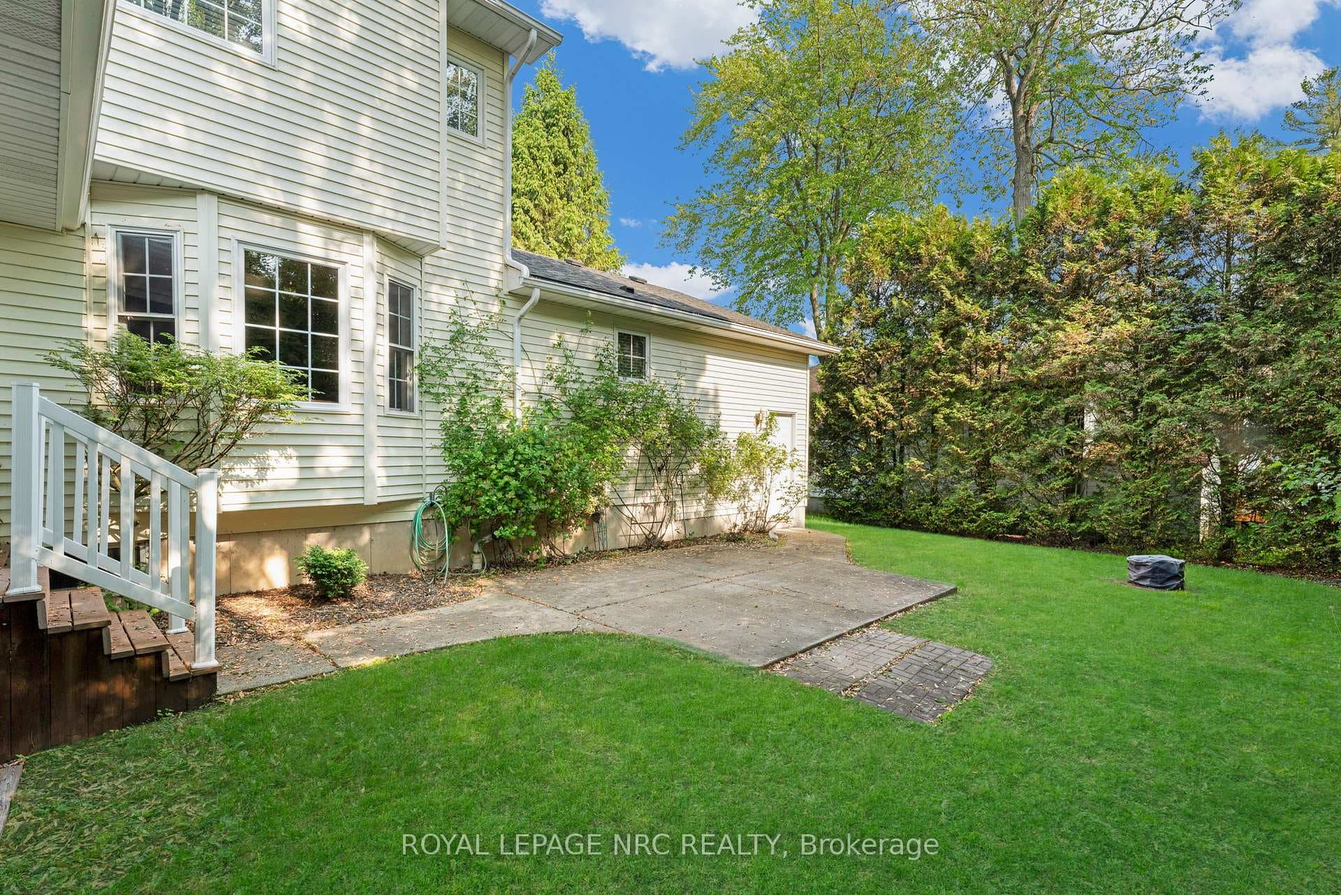 331 Cherryhill Boulevard photo 45
