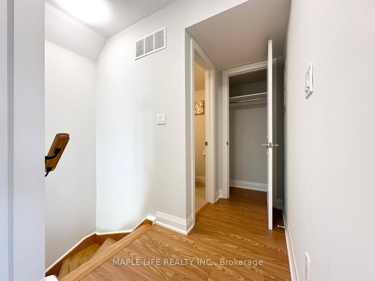318 John Street Unit 266 photo 4