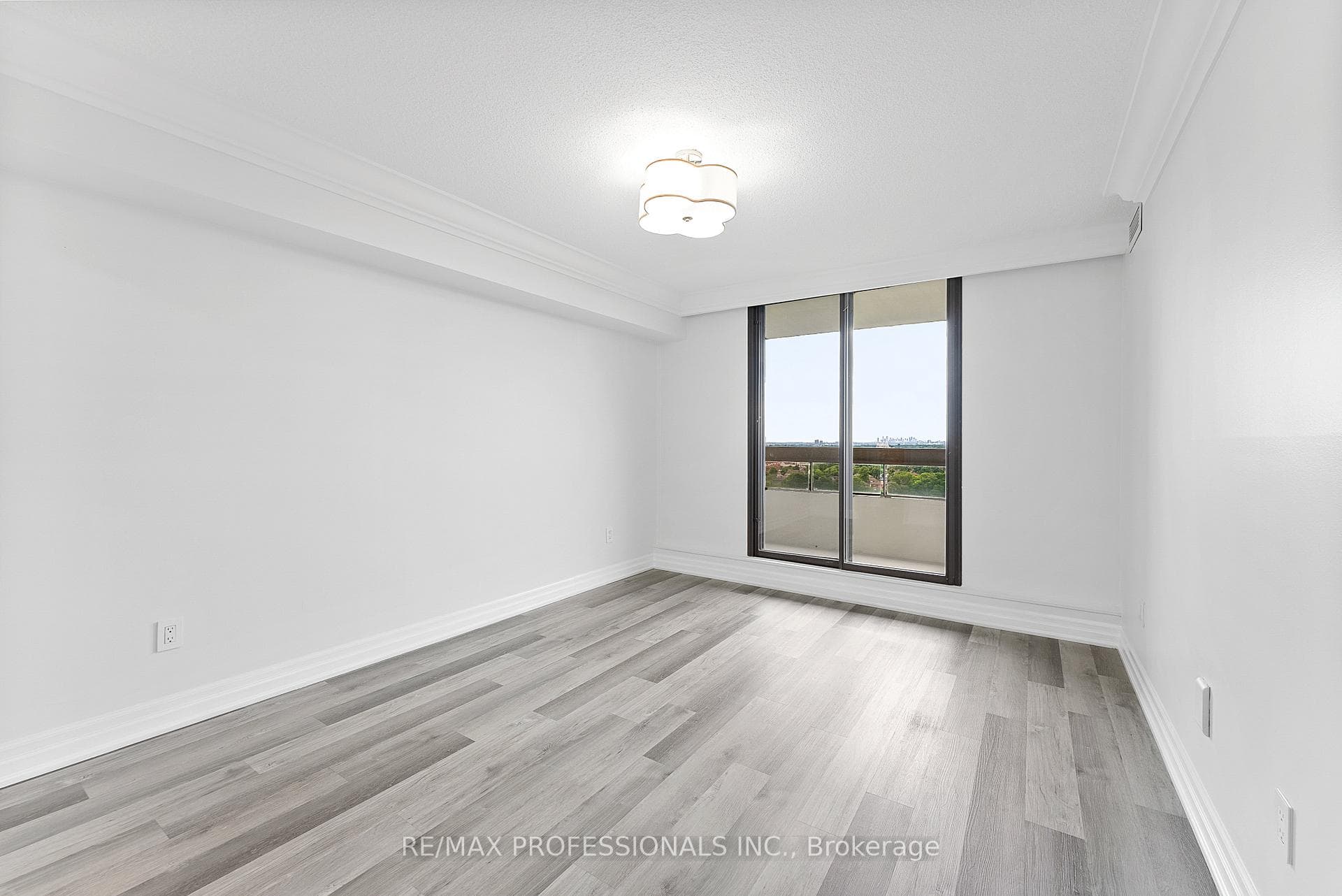 100 Quebec Avenue Unit 1512 photo 26