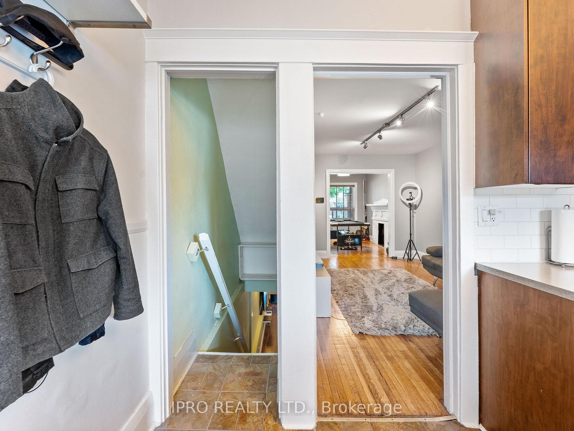 1178 Gerrard Street photo 10