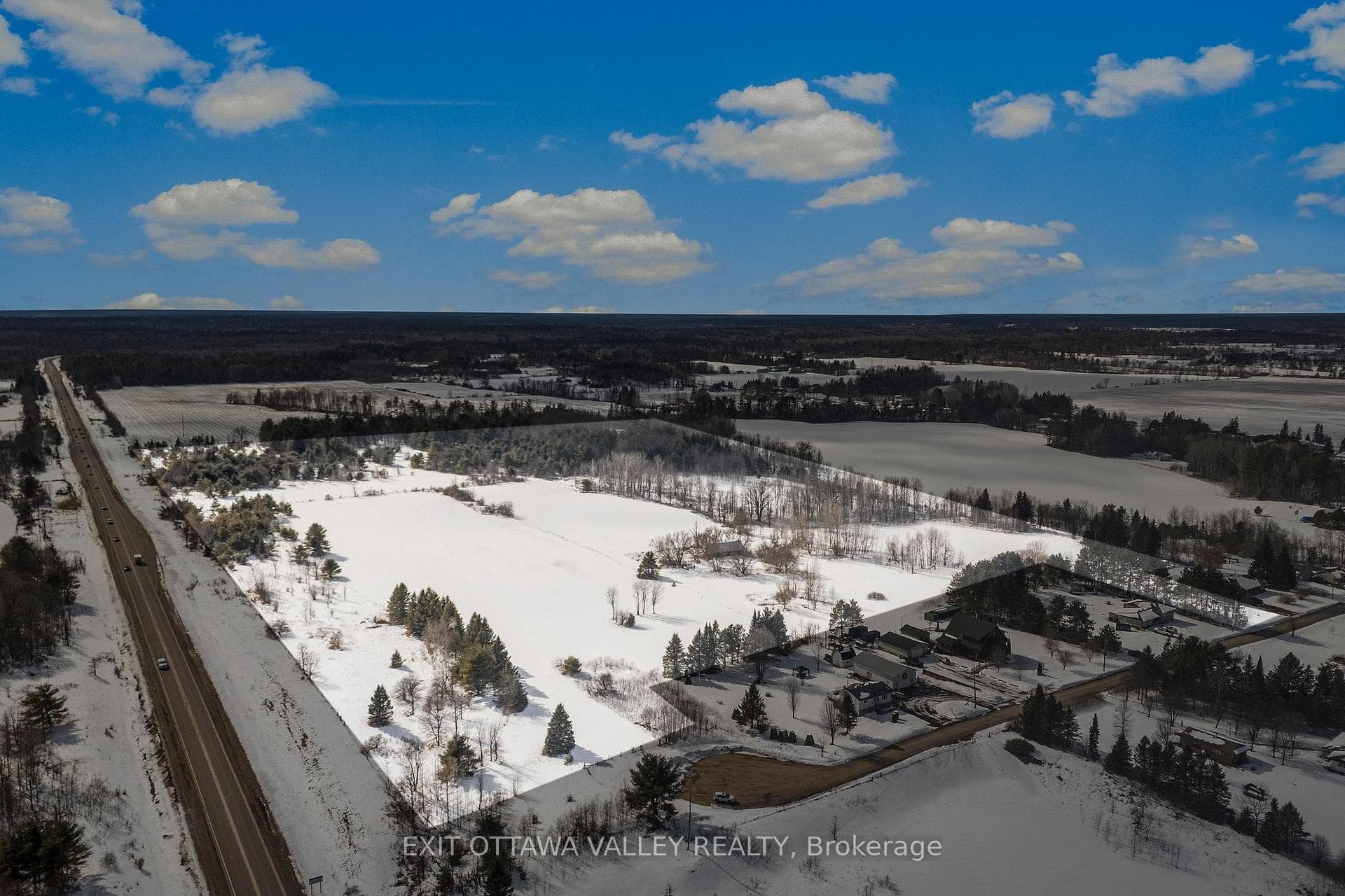 631 Schwan Road photo 2