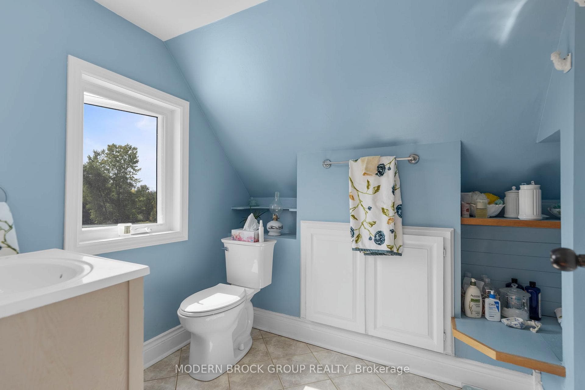 2nd level 4 piece bath